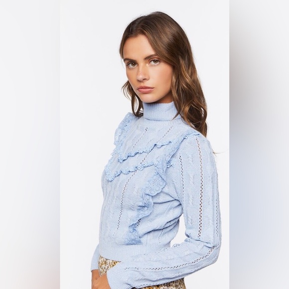 Light blue Forever 21 cropped turtle neck sweater - Picture 1 of 7